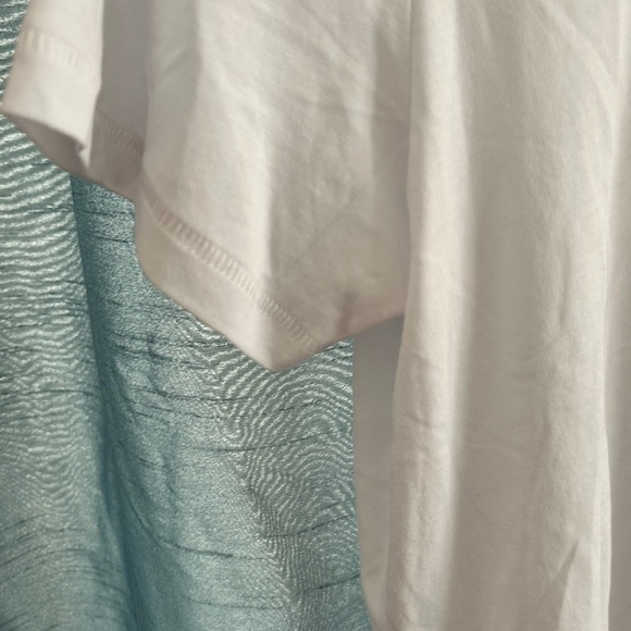 Frank and Oak size large white woman’s T-shirt-new or like new - Picture 4 of 7